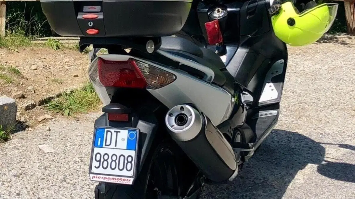 Yamaha T-Max 500 White Max (2010 - 11)  (6)