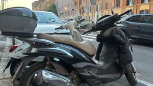 Piaggio Beverly Tourer 300  (3)