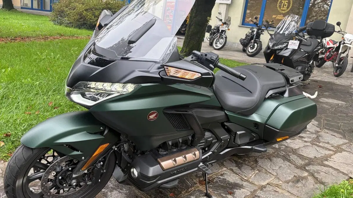 Honda GL 1800 Gold Wing DCT (2021 - 24)  (2)