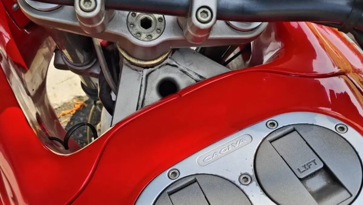 Cagiva Gran Canyon 900  (4)