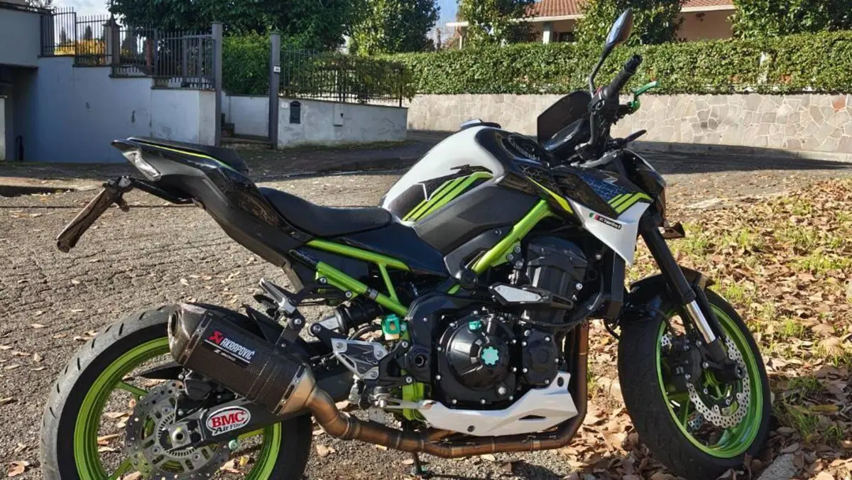 Kawasaki Z 900 (2021 - 24)  (2)