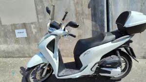 Honda SH 150i (2017 - 19)  (2)