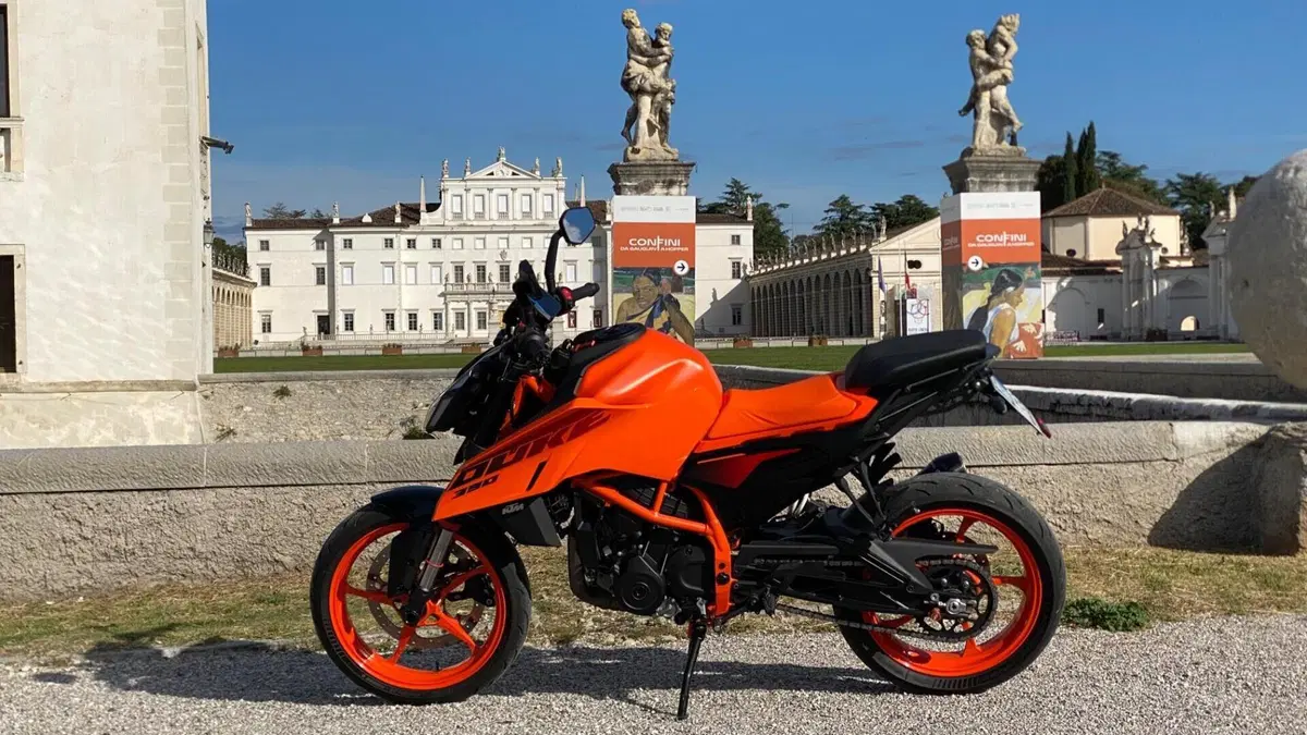 KTM 390 Duke (2024 - 25)  (2)