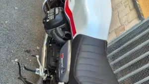 Moto Guzzi V7 850 Stone Special Abs (2021)  (2)