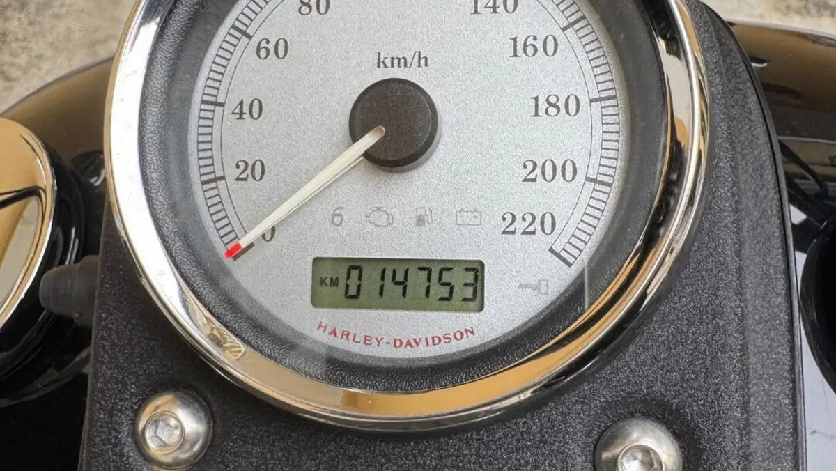 Harley-Davidson 1584 Street Bob (2008 - 15) - FXDB  (2)