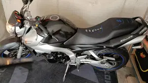 Suzuki GSR 600 (2006 - 11) 