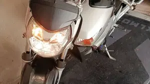 Suzuki GSR 600 (2006 - 11)  (2)
