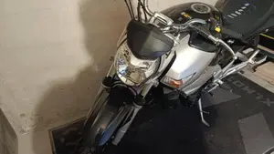 Suzuki GSR 600 (2006 - 11)  (7)