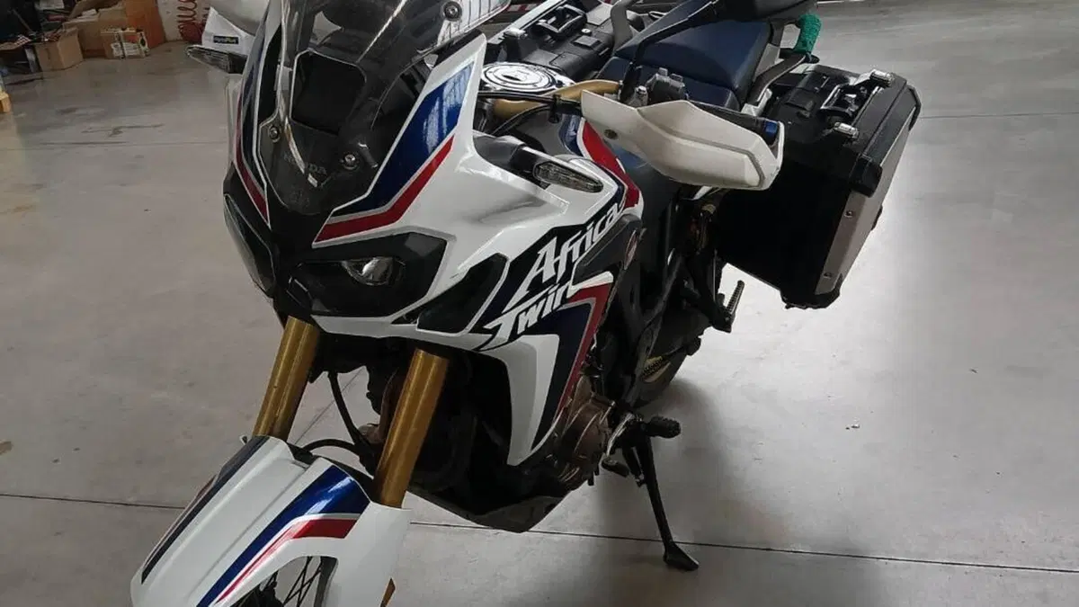 Honda Africa Twin CRF 1000L (2016 - 17)  (3)