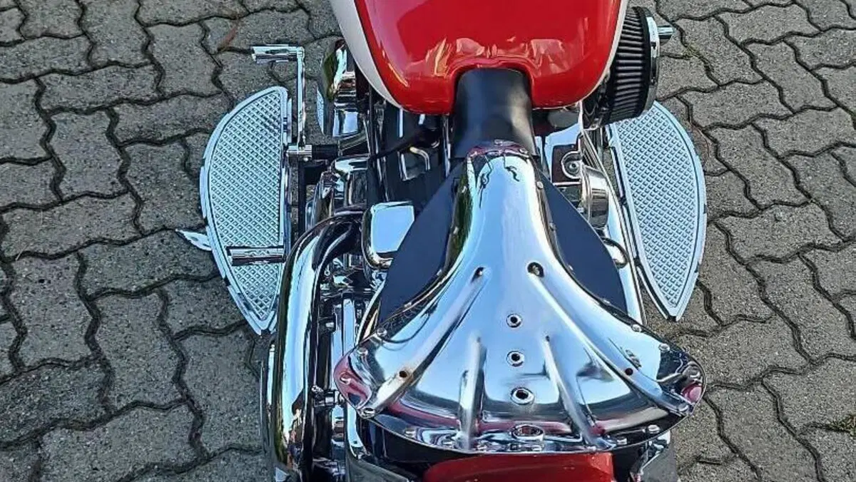 Harley-Davidson 1690 Heritage Classic (2011 - 17) - FLSTC  (4)