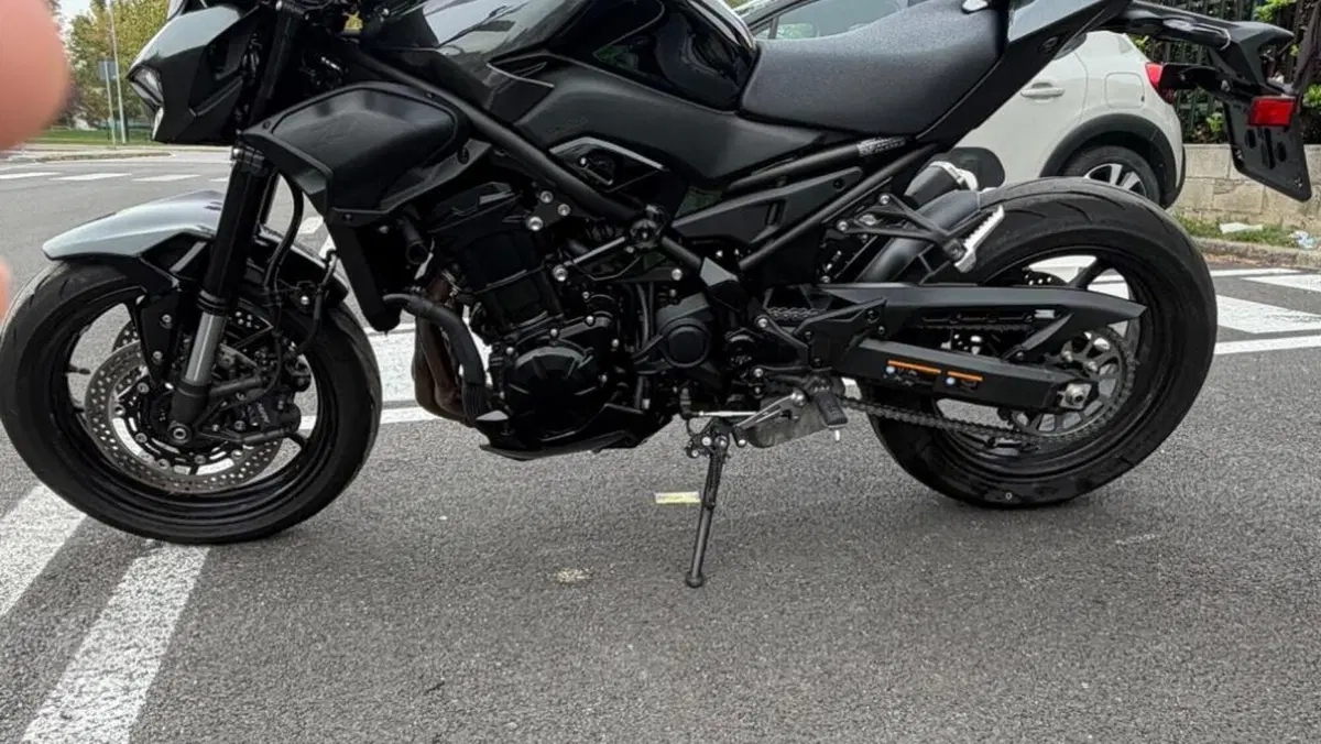 Kawasaki Z 900 A2 (2025 - 27)  (2)