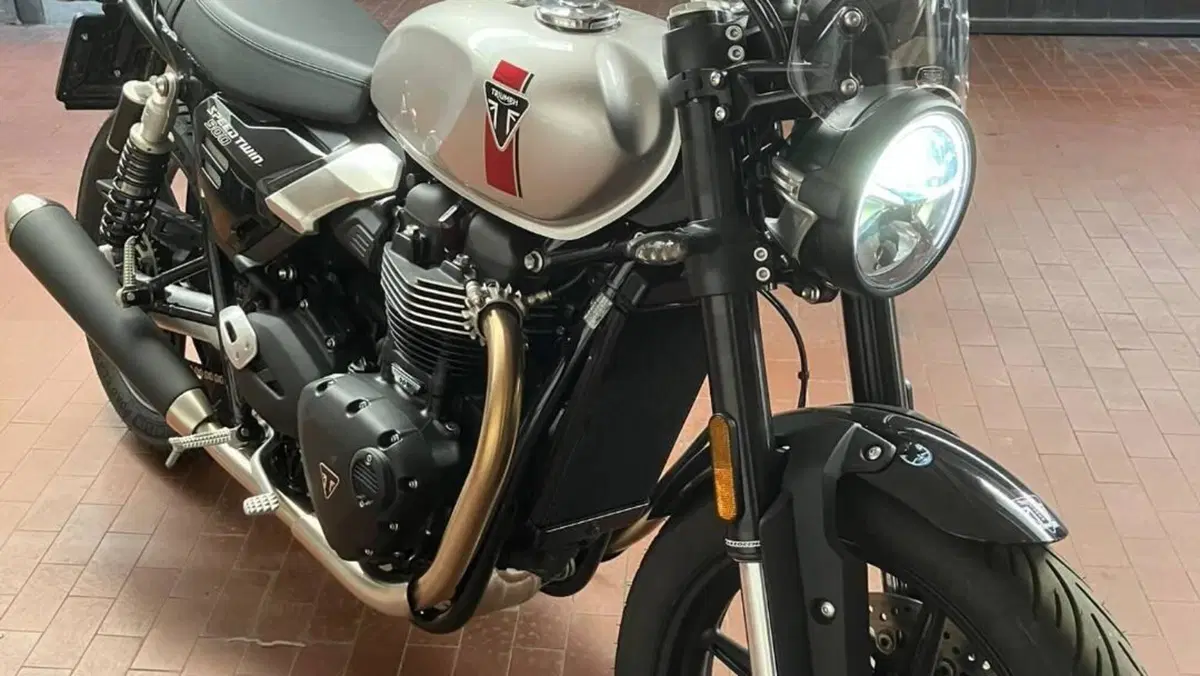 Triumph Speed Twin 900 (2023 - 24)  (2)