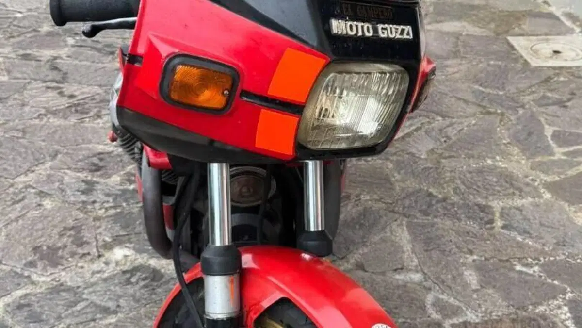 Moto Guzzi   (2)