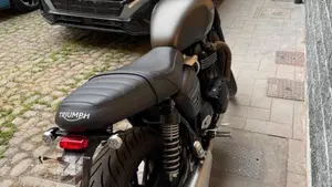 Triumph Speed Twin 900 (2023 - 24)  (9)