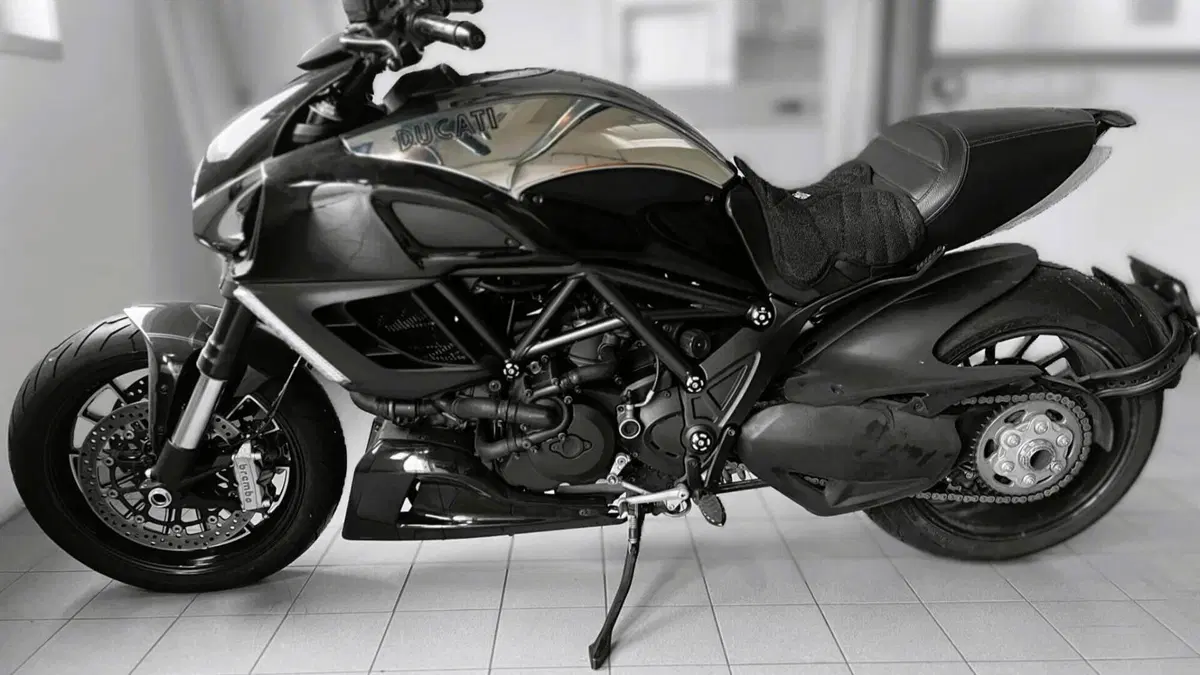 Ducati Diavel 1200 (2010 - 13) 