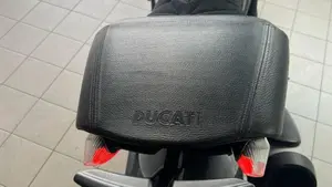 Ducati Diavel 1200 (2010 - 13)  (5)