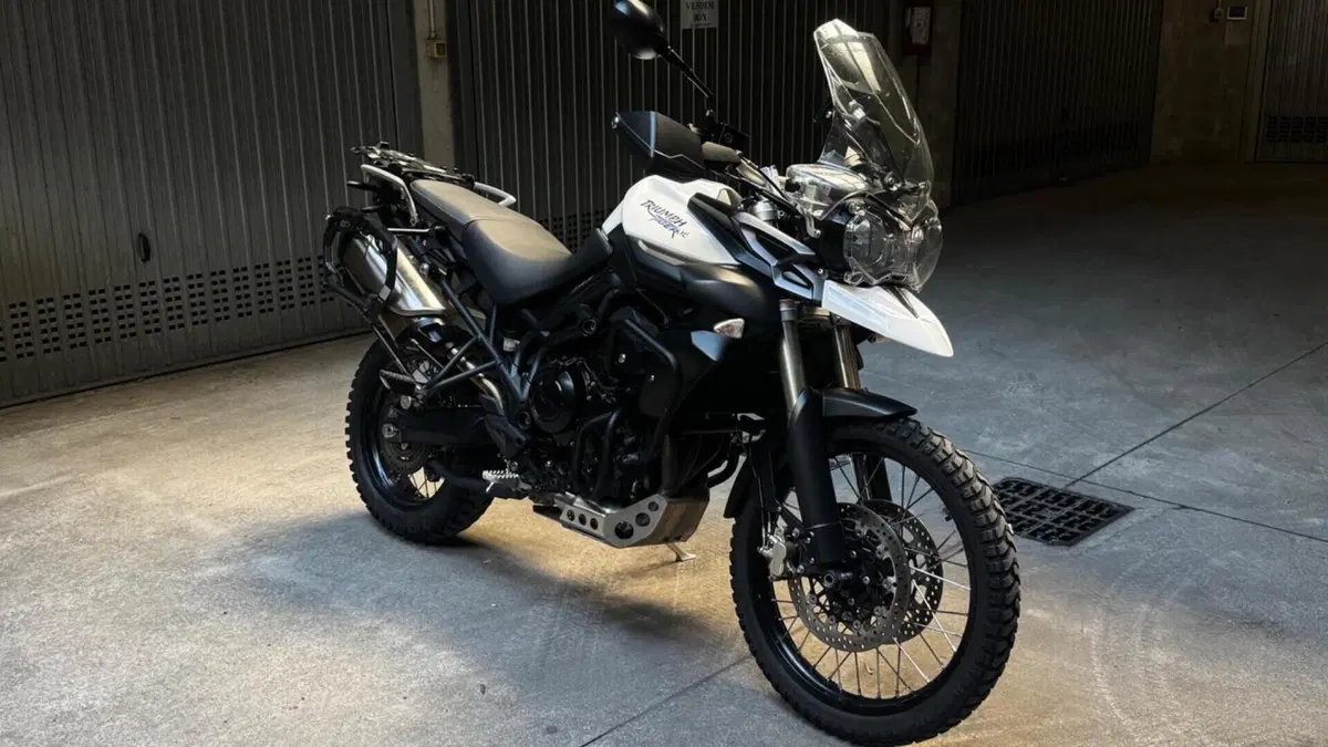 Triumph Tiger 800 XC (2011 - 12)  (2)