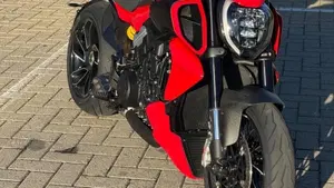 Ducati Diavel V4 (2023 - 26)  (2)