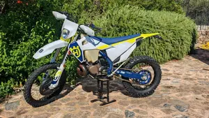 Husqvarna TE 300i (2023)  (6)