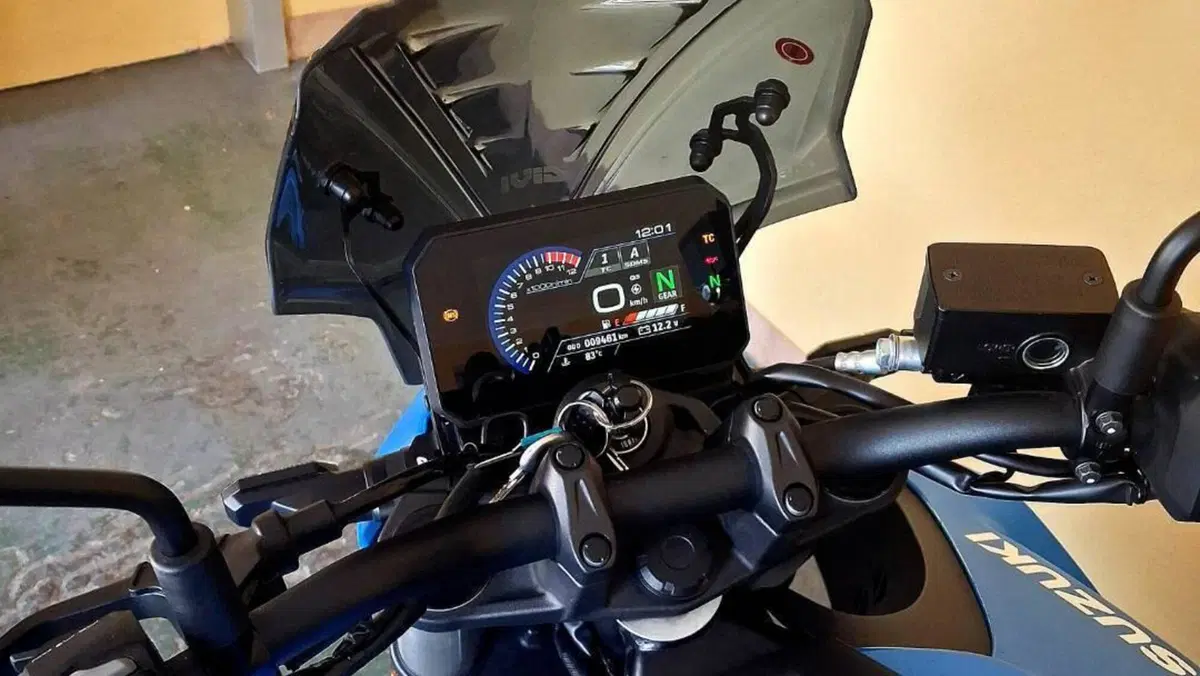 Suzuki GSX-8S (2025 - 26)  (10)