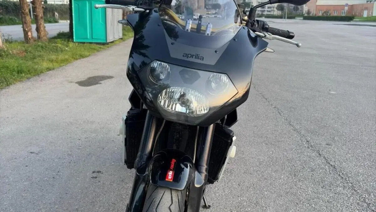 Aprilia Tuono 1000 R (2004 - 05)  (4)