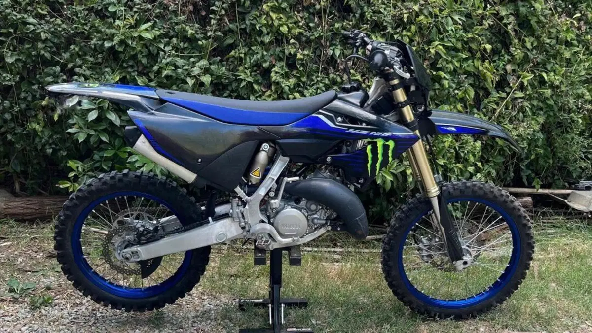 Yamaha YZ 125 (2023)  (2)