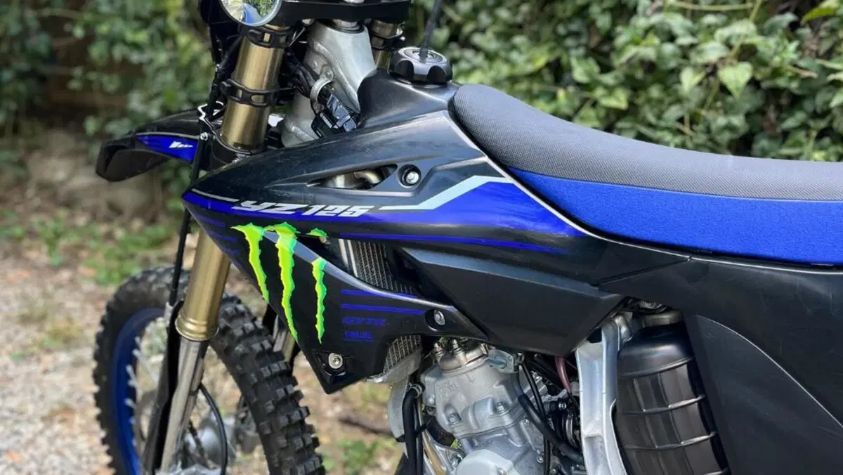 Yamaha YZ 125 (2023)  (3)