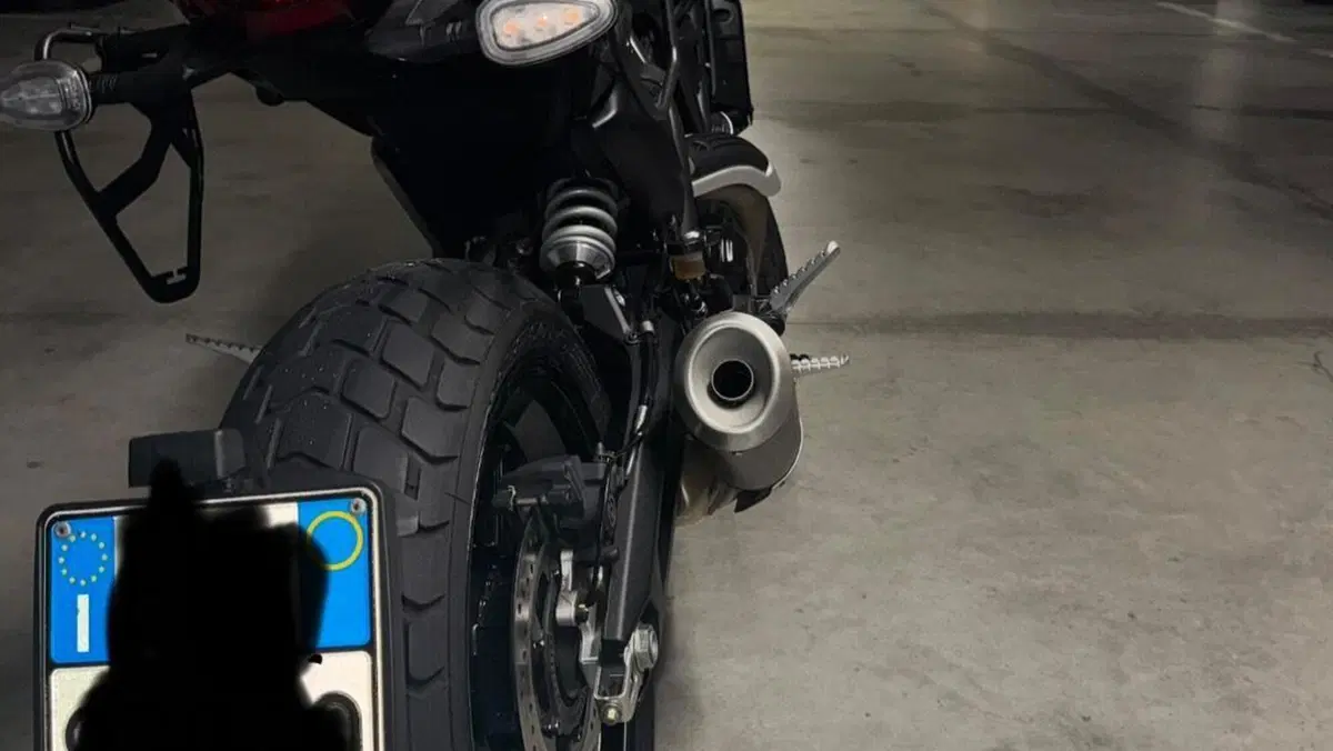 Ducati Scrambler 800 Icon Dark (2025 - 26)  (4)