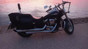 Kawasaki Vulcan VN 900 Classic (2006 - 10)  (2)