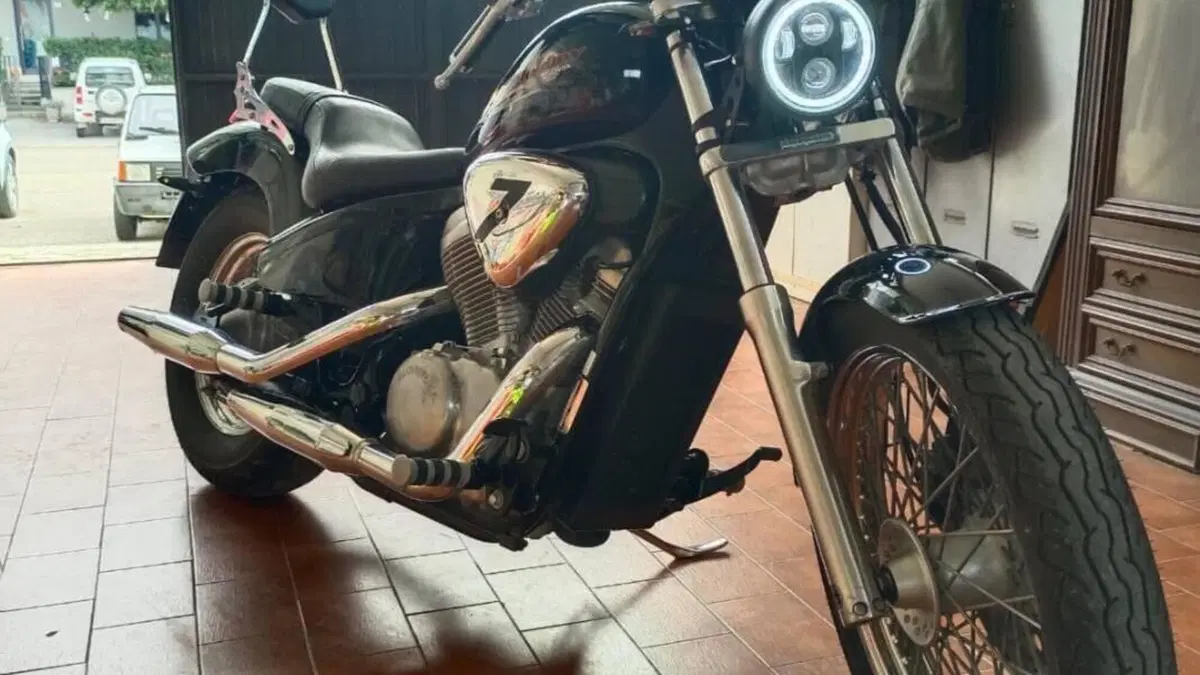 Honda VT 600 C Shadow (1989 - 02)  (3)
