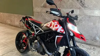 Ducati Hypermotard 950 RVE (2022 - 25) usata