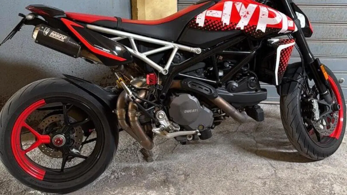 Ducati Hypermotard 950 RVE (2022 - 25)  (2)