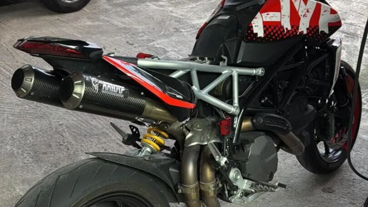 Ducati Hypermotard 950 RVE (2022 - 25)  (3)