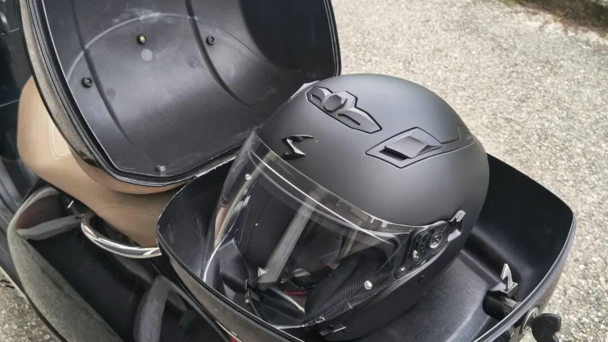 Vespa GTS 250 i.e.  (9)