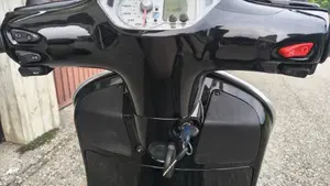 Vespa GTS 250 i.e.  (8)
