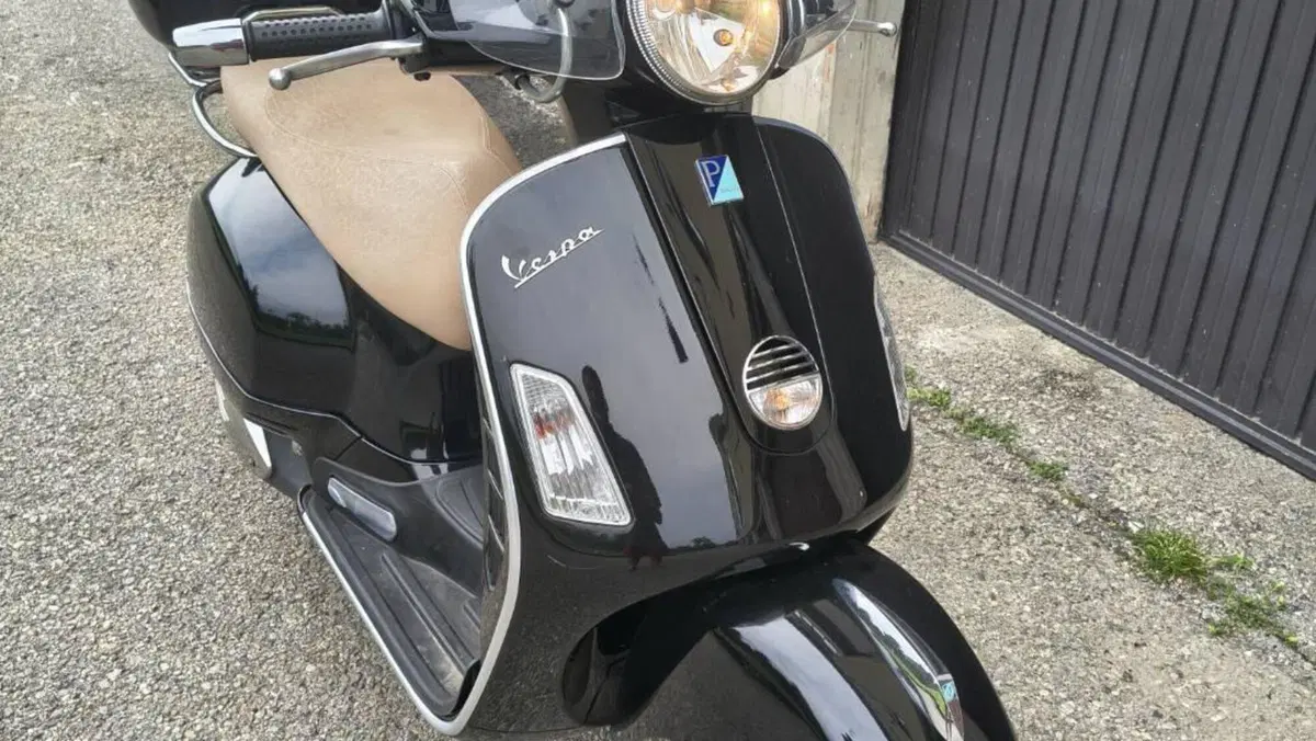 Vespa GTS 250 i.e.  (2)