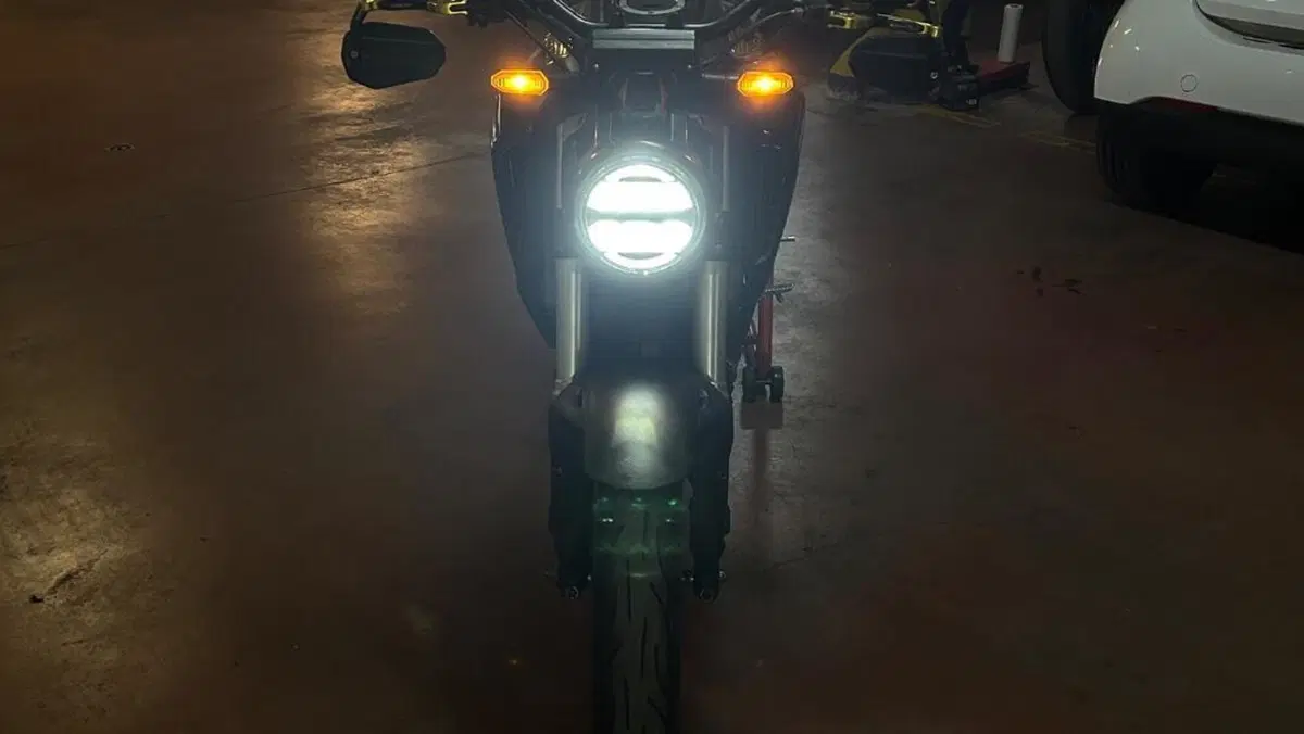 Honda CB 125 R (2018 - 20)  (2)