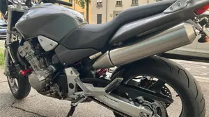 Honda Hornet 900  (2)