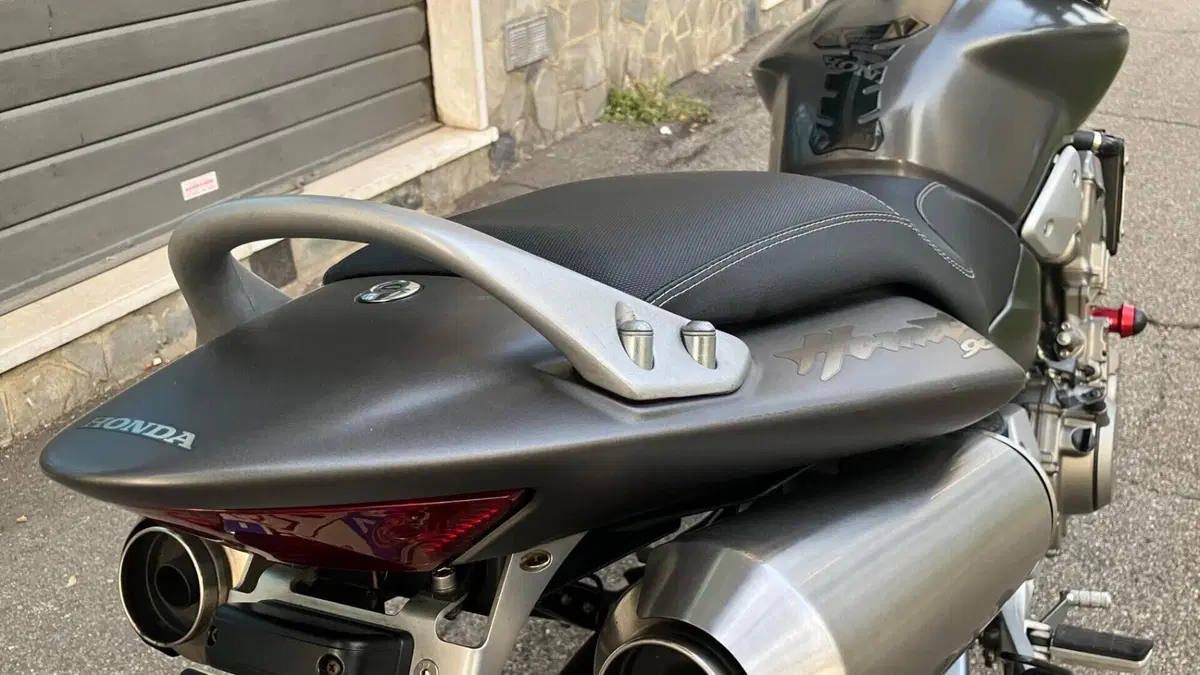 Honda Hornet 900  (4)