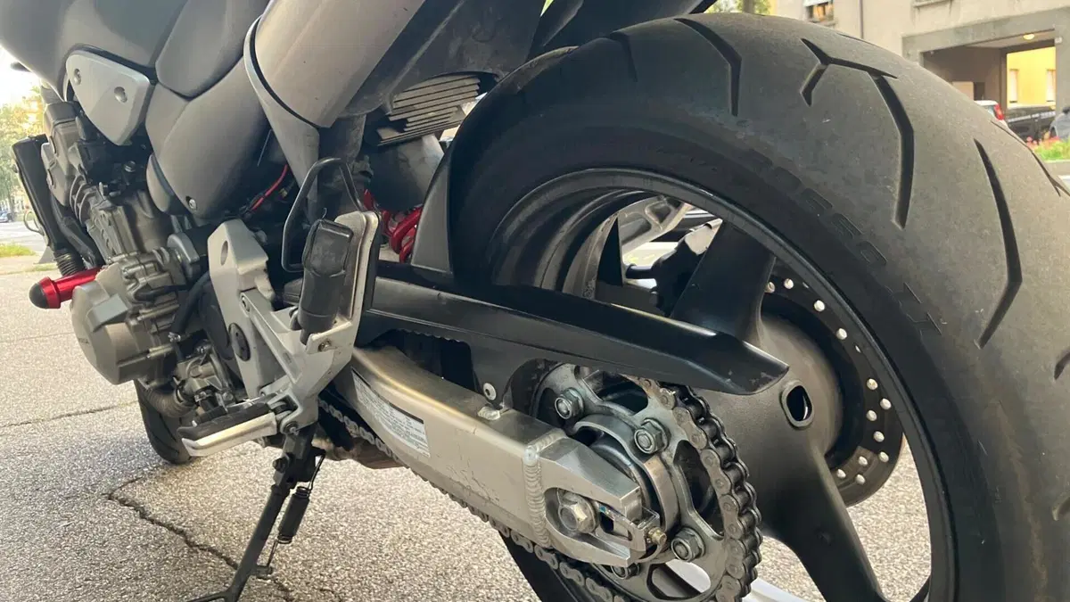 Honda Hornet 900  (10)