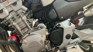 Honda Hornet 900  (18)
