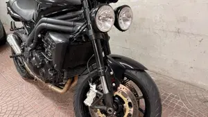 Triumph Speed Triple 1050 (2005 - 11)  (3)