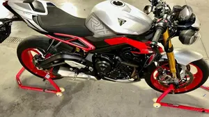 Triumph Street Triple 765 RX (2026)  (5)