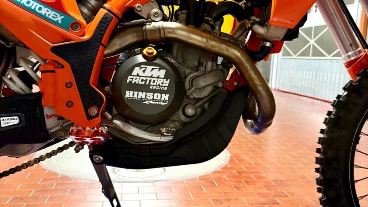 KTM 450 EXC-F Six Days (2024)  (8)