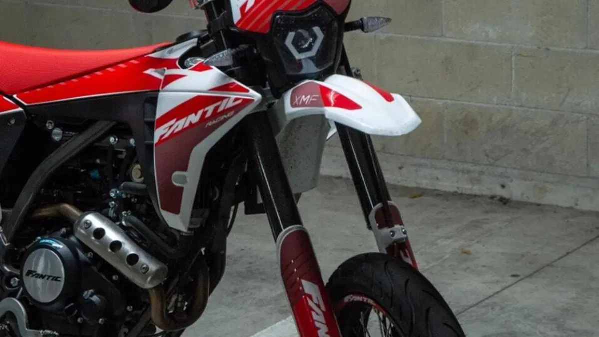 Fantic Motor XMF 125 Motard Performance 4T (2023 - 24)  (2)