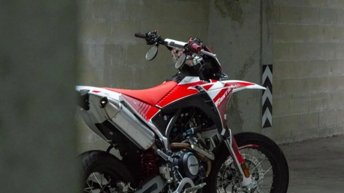 Fantic Motor XMF 125 Motard Performance 4T (2023 - 24)  (3)