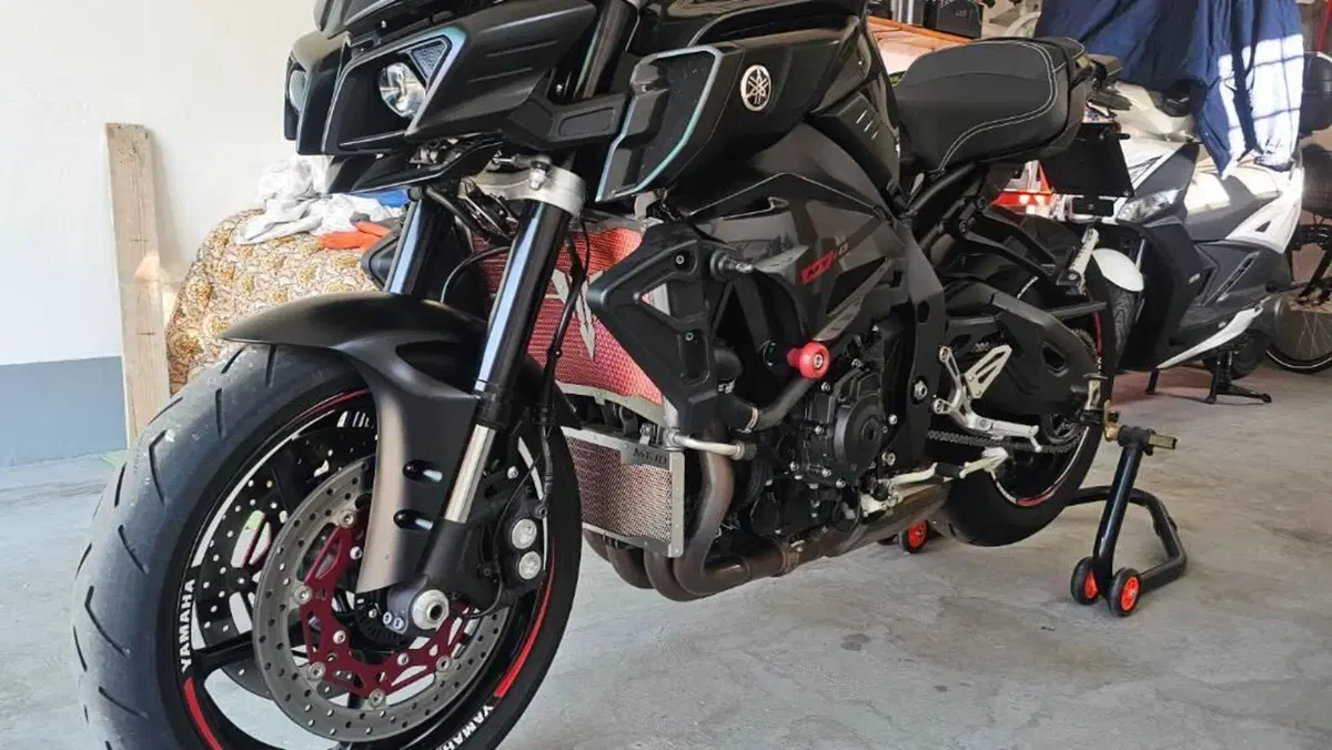 Yamaha MT-10 (2017 - 20)  (5)