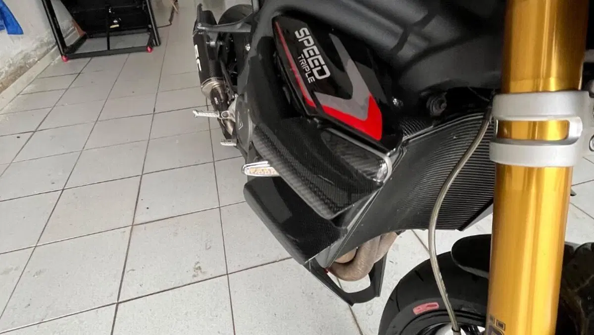 Triumph Speed Triple 1200 RS (2021 - 24)  (6)