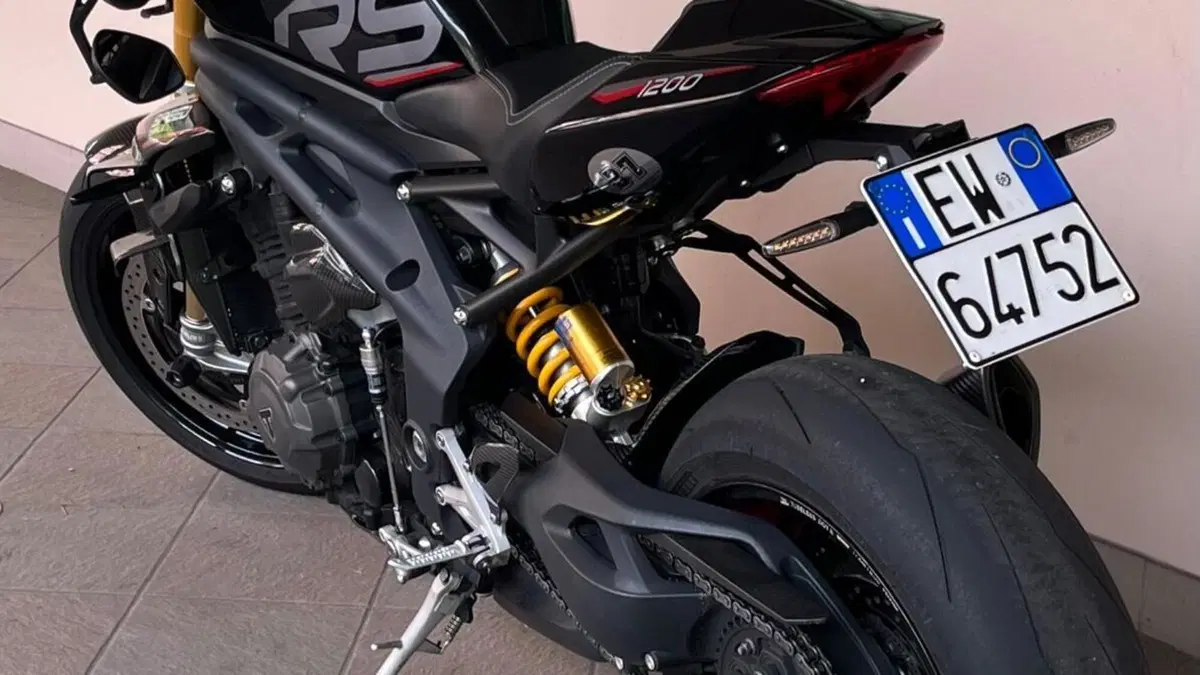 Triumph Speed Triple 1200 RS (2021 - 24)  (9)