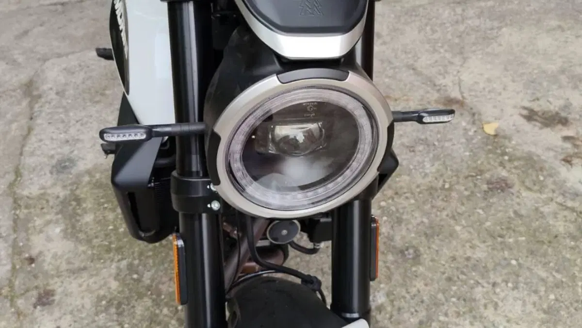 Moto Morini SEIEMMEZZO STR (2022 - 26)  (3)